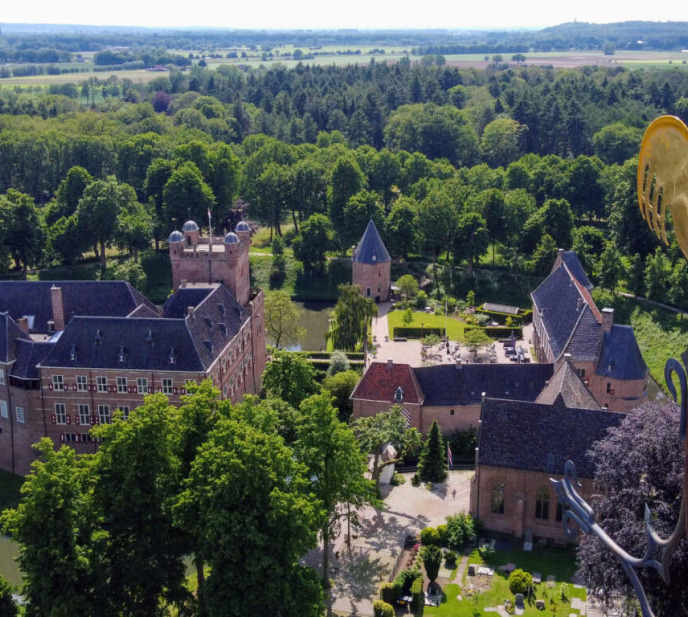 OVER KASTEEL HUIS BERGH